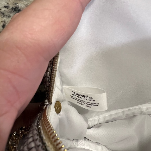 CHANEL Bags Chanel Holiday 222 Cosmetic Bag In Silver Tweed Made